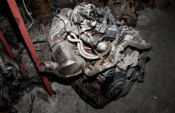 FORD CUSTOM 310 L DELUXE ÇIKMA PARÇA  2,0 MOTORR